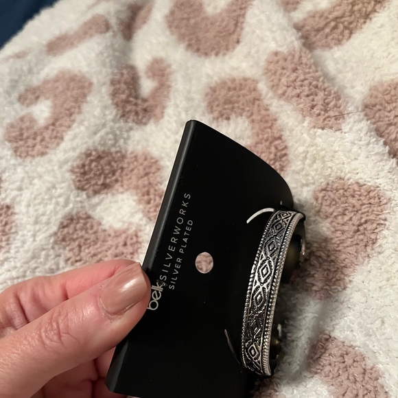 The best stocking stufferBelk Silver works,silver plated brand new boho bracelet - Picture 4 of 4